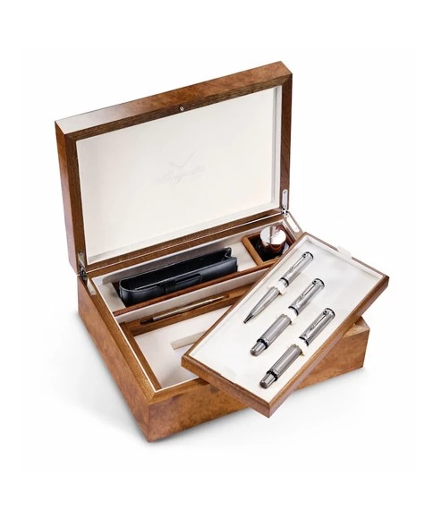 A set of three pens Writing Instruments Set