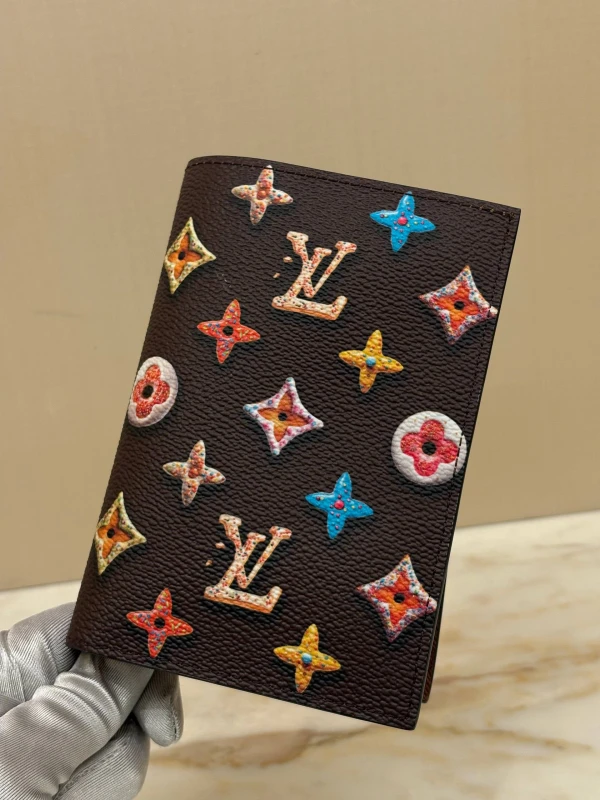 Louis Vuitton Passport cover M28281 2
