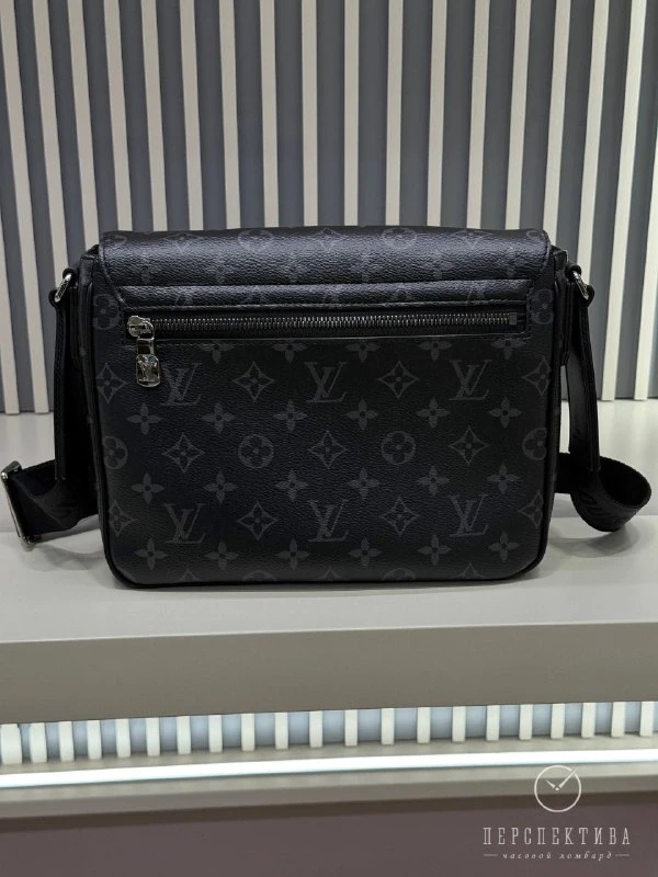 Louis Vuitton District PM M46255 2