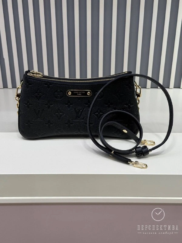 Louis Vuitton Pochette Liv M83301 2