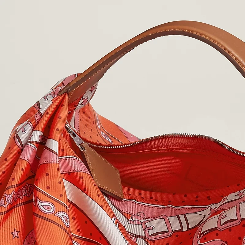 Hermès La Promenade du Matin Bandana H084907CKAD 3