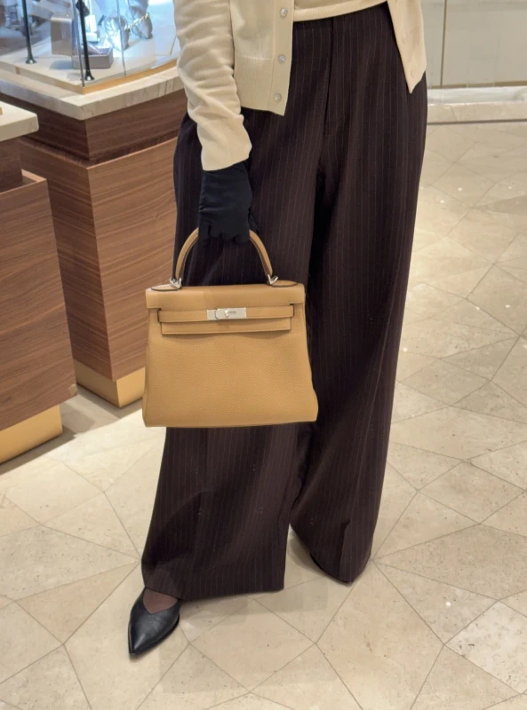 Hermès Kelly Retourne 28 Taurillon Clemence  Biscuit PHW H028693CK 9