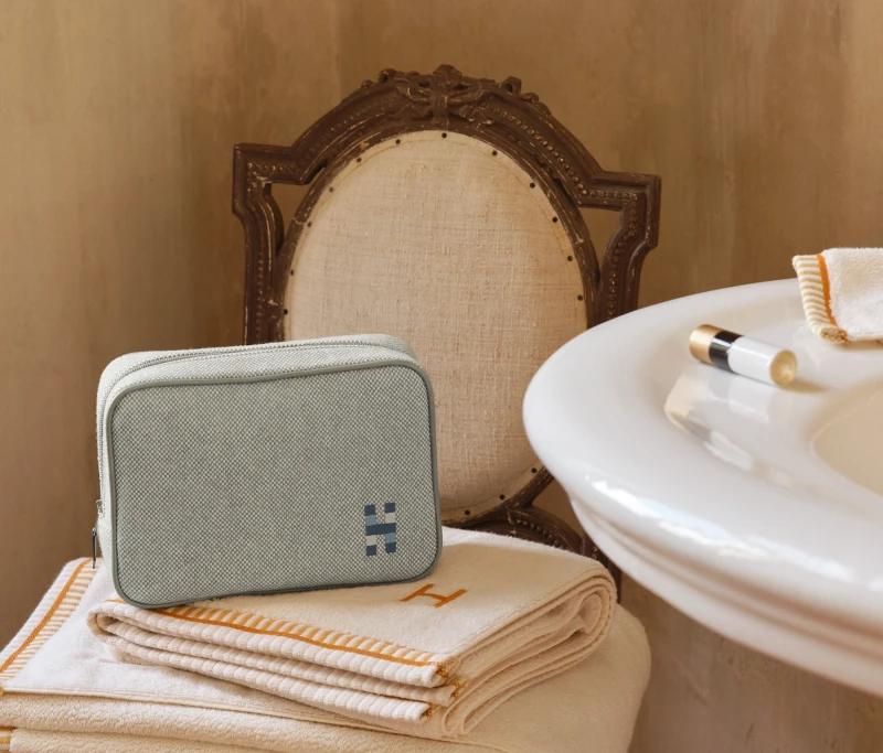 Hermès Chapitre H Cavalier case, large model H103977M 05 2