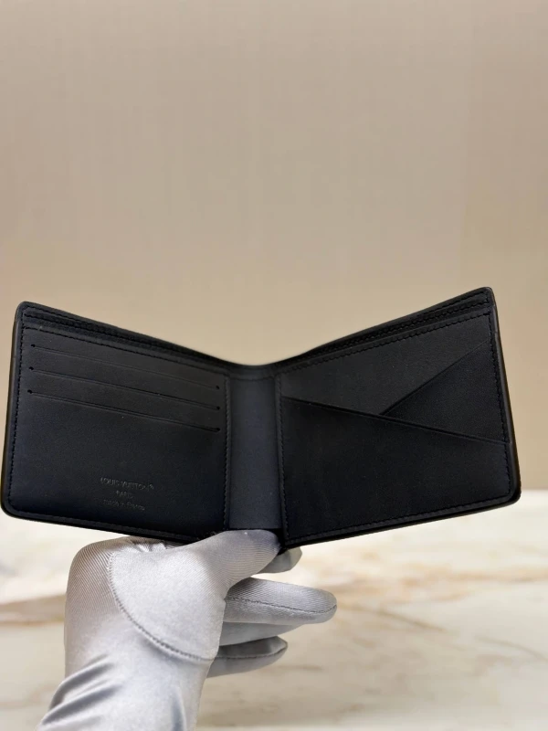 Louis Vuitton Multiple Wallet M82072 4