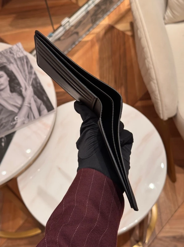 Louis Vuitton Multiple Wallet M26744 8
