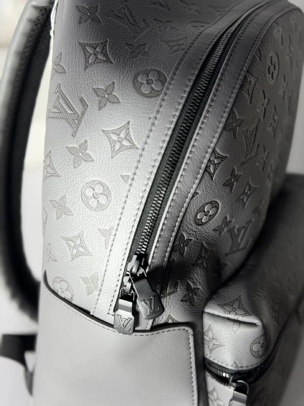 Louis Vuitton Discovery Backpack M46557 5
