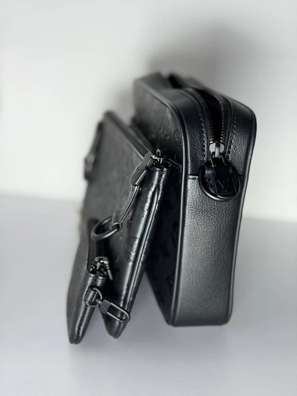 Louis Vuitton Trio Messenger M26713 6