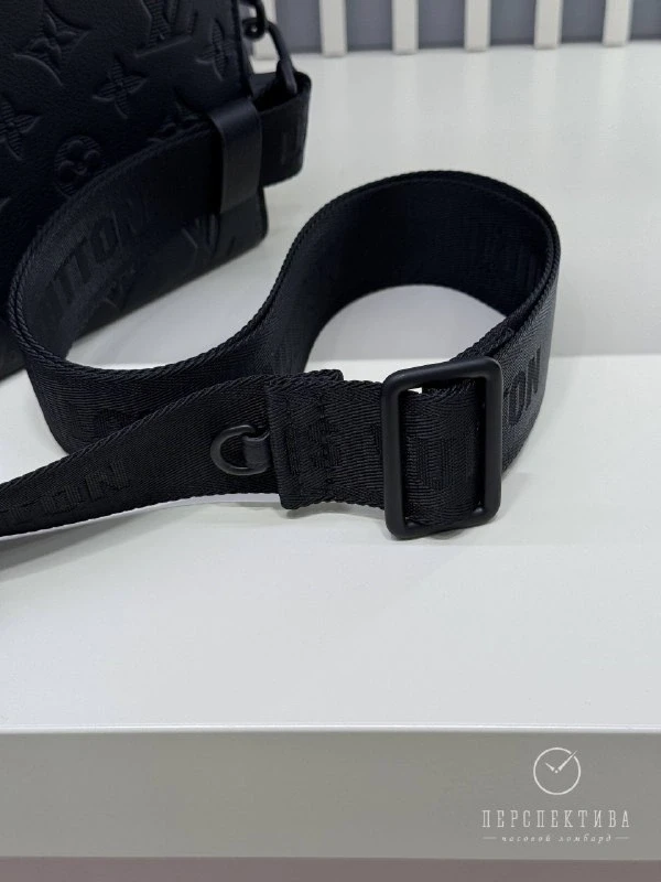 Louis Vuitton Gaston Wearable Wallet M81115 6