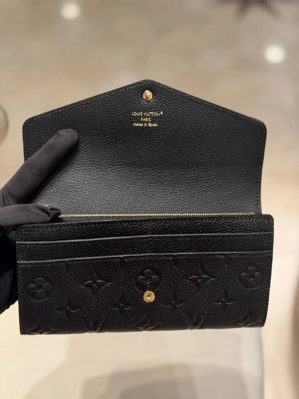Louis Vuitton Sarah Wallet M82257 5