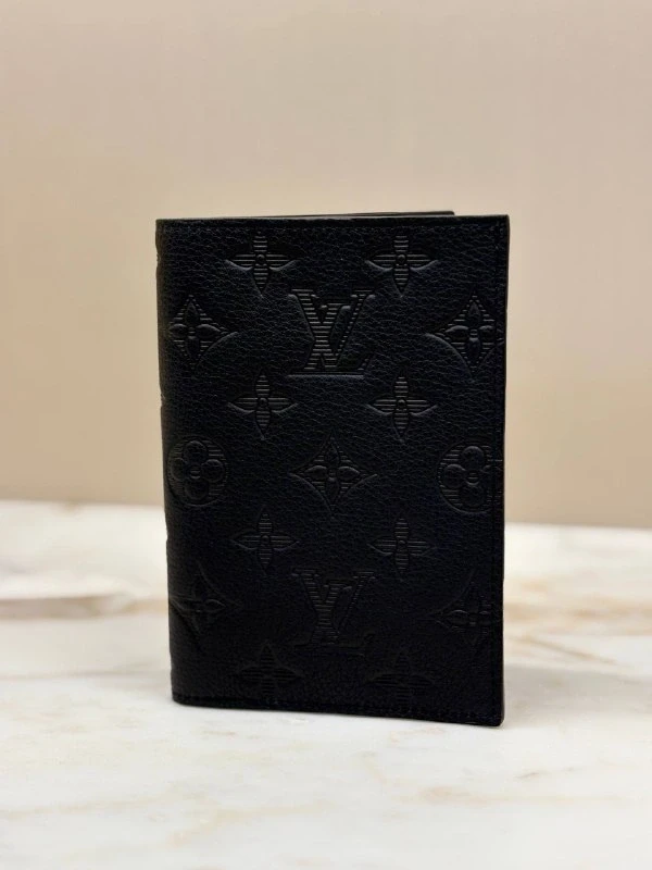 Louis Vuitton Passport Cover M63914 7