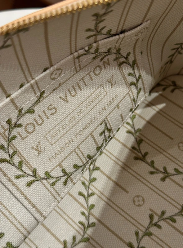 Louis Vuitton Alma BB M28672 8