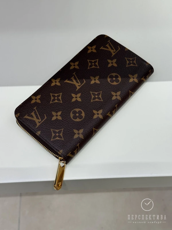 Louis Vuitton Zippy Wallet M42616 9