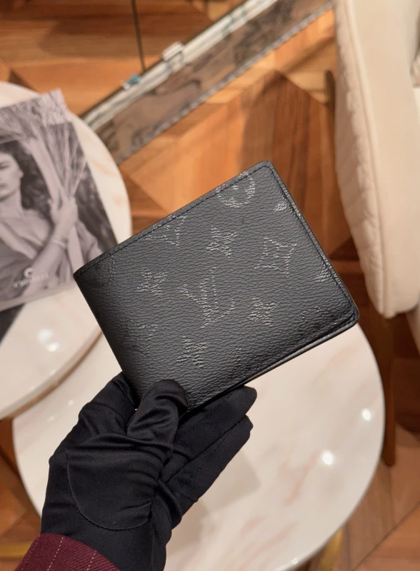 Louis Vuitton Multiple Wallet M26744 6