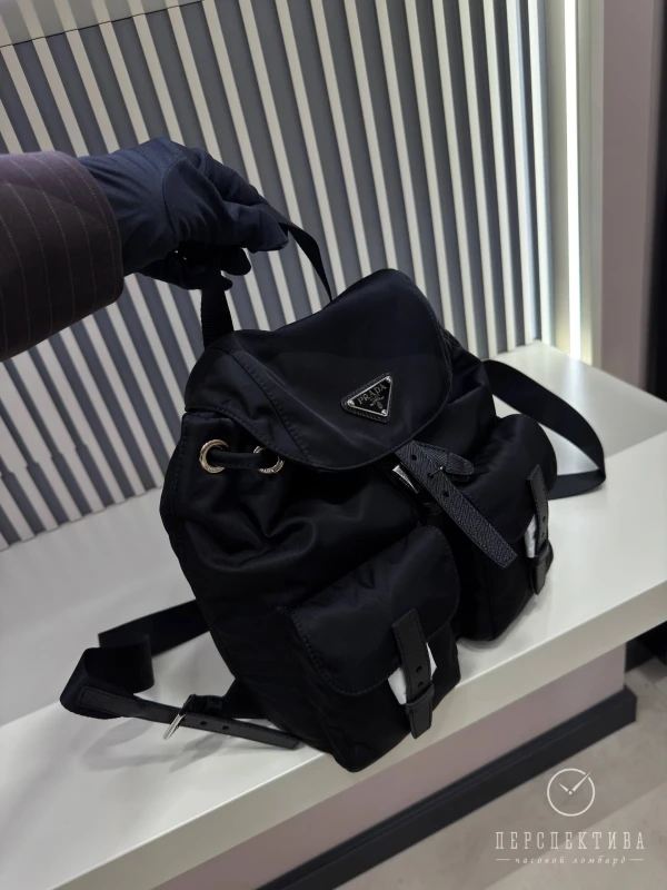 PRADA Small Re-Nylon Backpack Black 1BZ677_RV44_F0002_V_OOO 5