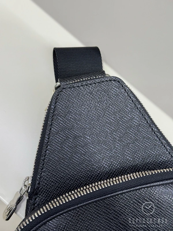 Louis Vuitton Avenue Slingbag Taiga leather M30863 3