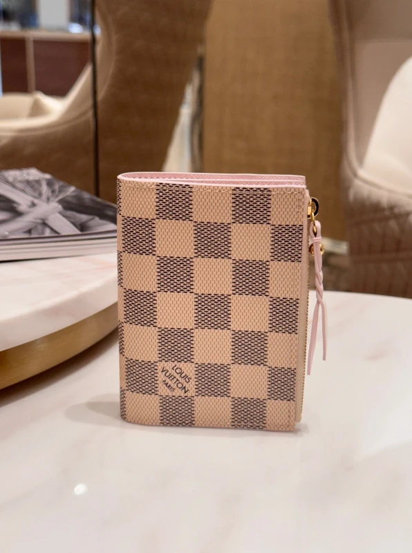 Louis Vuitton Lisa Wallet N40921 2