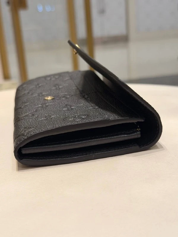 Louis Vuitton Sarah Wallet M82257 8