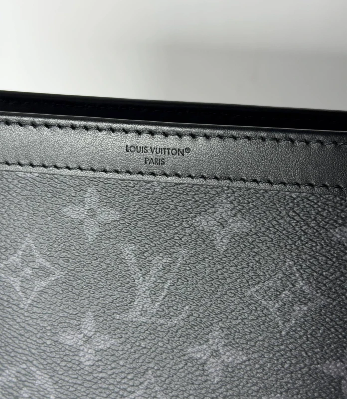 Louis Vuitton Gaston Wearable Wallet M81124 7