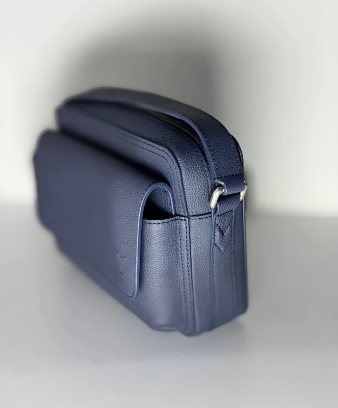 Louis Vuitton Boarding Messenger M15260 5