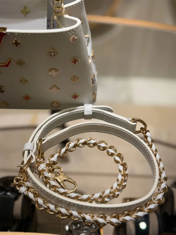 Louis Vuitton LV x TM Capucines East-West Mini M27636 5