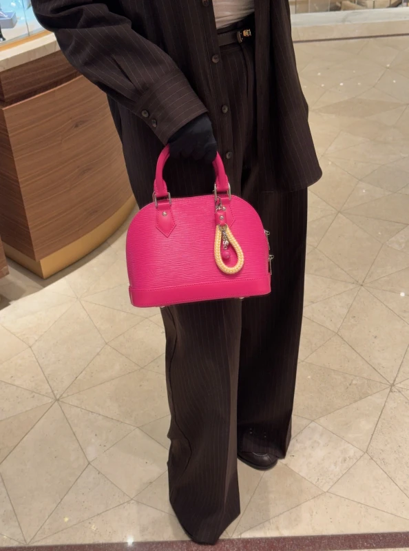 Louis Vuitton Alma BB M28902 9