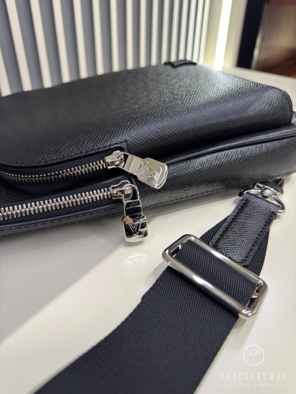 Louis Vuitton Avenue Slingbag Taiga leather M30863 6