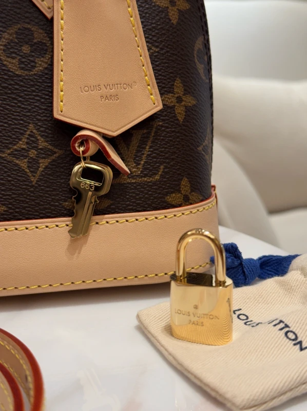 Louis Vuitton Alma BB M46990 3