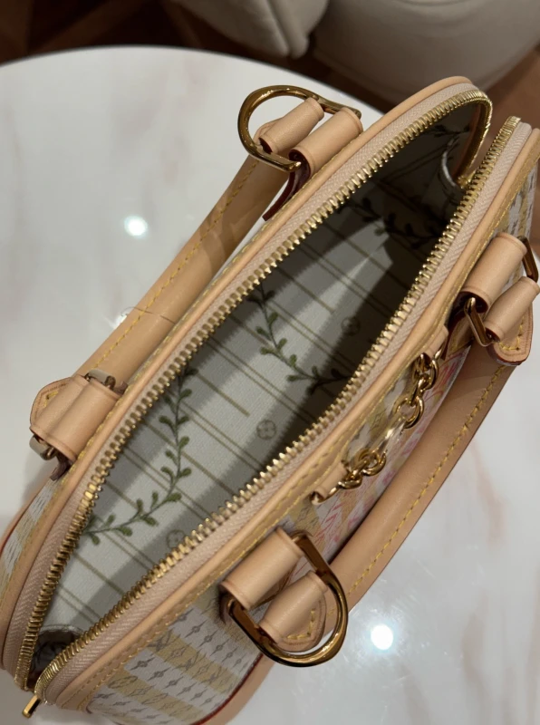 Louis Vuitton Alma BB M28672 9