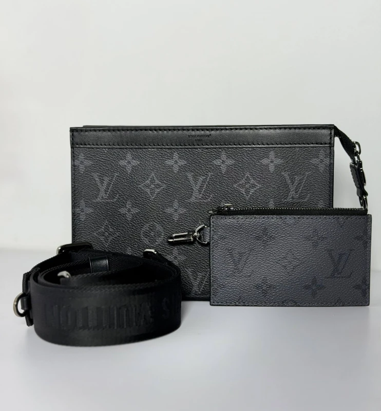 Louis Vuitton Gaston Wearable Wallet M81124 2