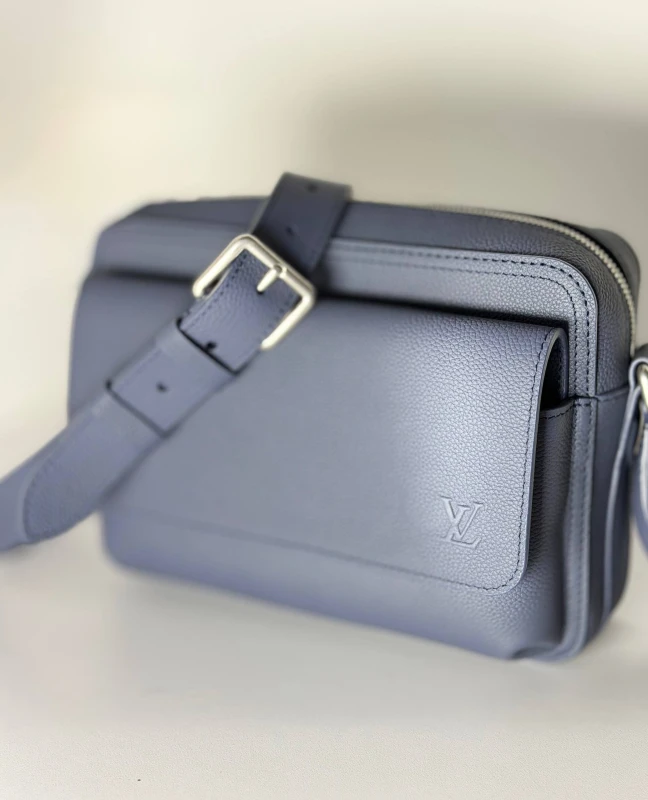 Louis Vuitton Boarding Messenger M15260 3