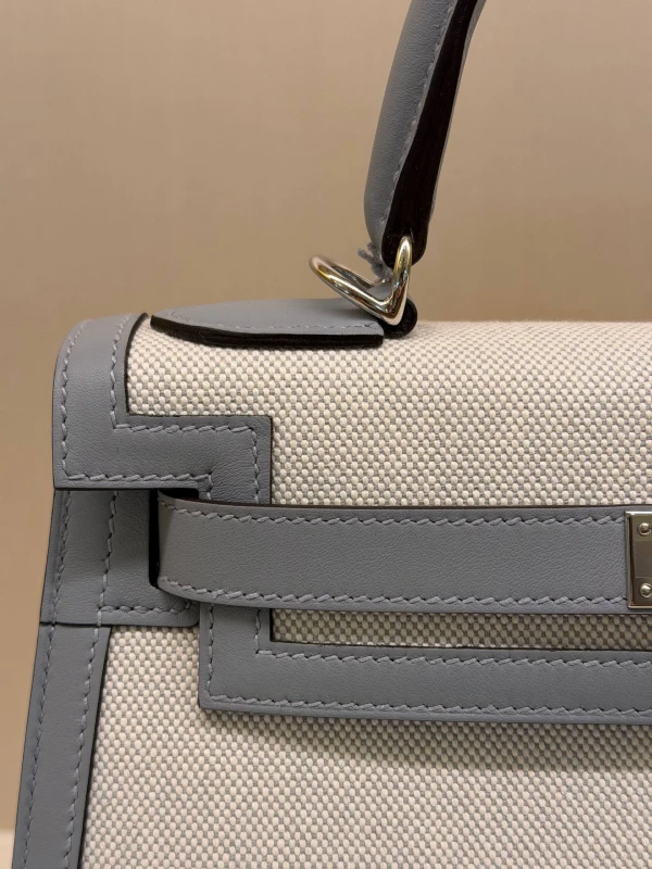 Hermès Kelly Sellier 28 T&C Toile/Veau Swift Ecru-Bleu K28Toile 7