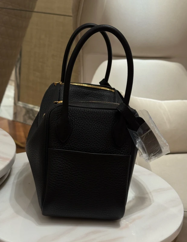 Hermès HandBag Lindy 26 Noir/GHW L26 4