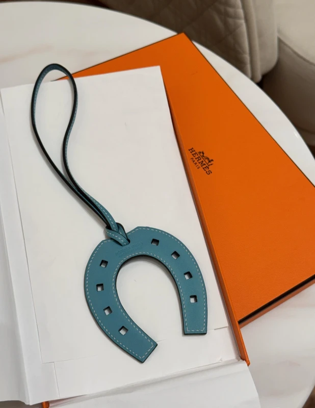Hermès Swift Paddok Horseshoe Charm 2