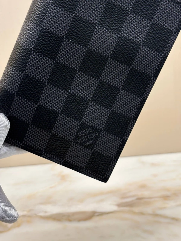 Louis Vuitton Passport cover N64411 3