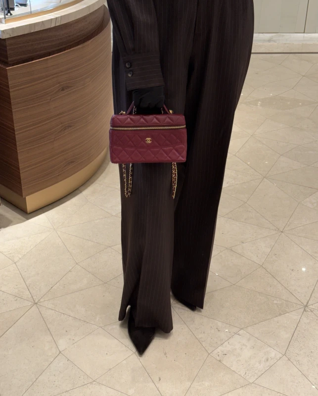 Chanel VANITY WITH CHAIN AP4385B 7