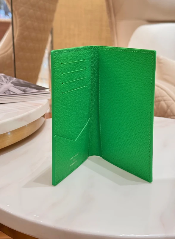 Louis Vuitton Passport Cover M26794 3
