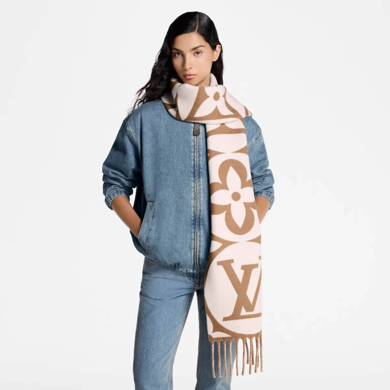 Louis Vuitton LV Medallion Scarf M79213 4