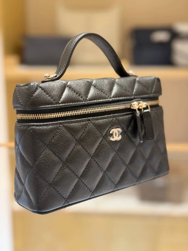 Chanel Vanity with Chain AP4385B 4