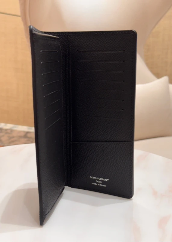 Louis Vuitton Brazza Wallet M60622 3