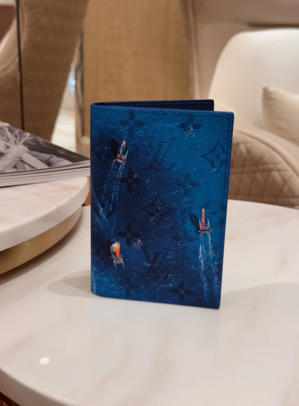 Louis Vuitton Passport Cover M28806 2