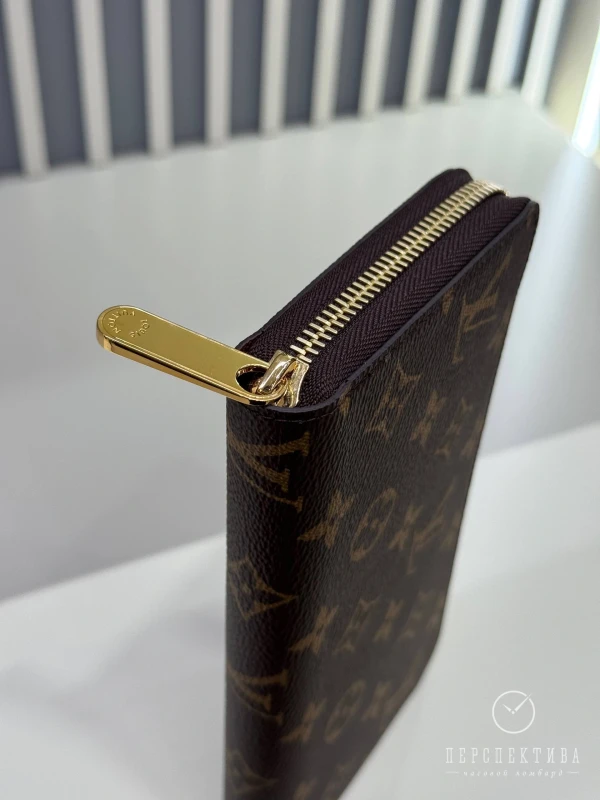 Louis Vuitton Zippy Wallet M42616 6