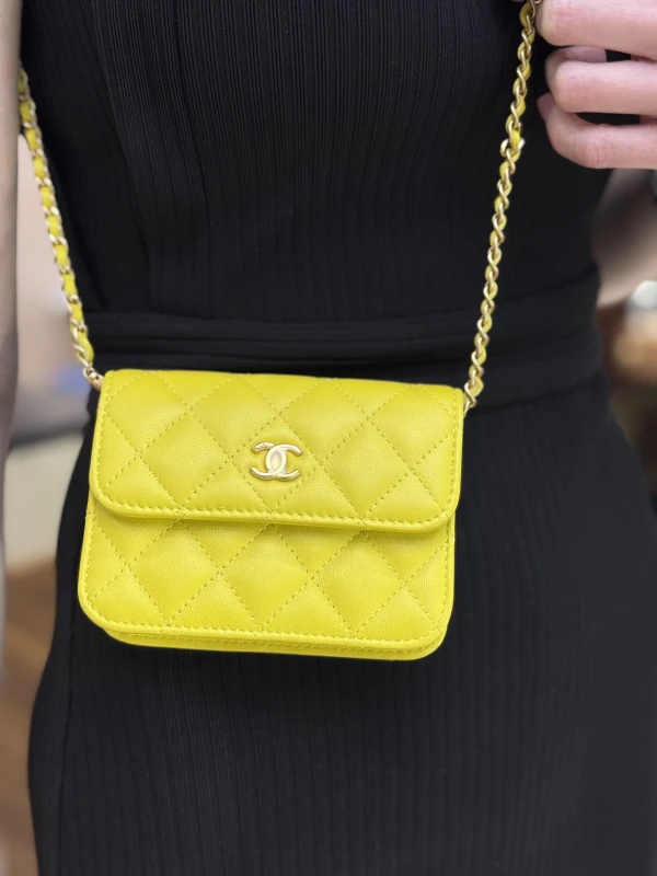 Chanel Clutch with Chain AP1628 2