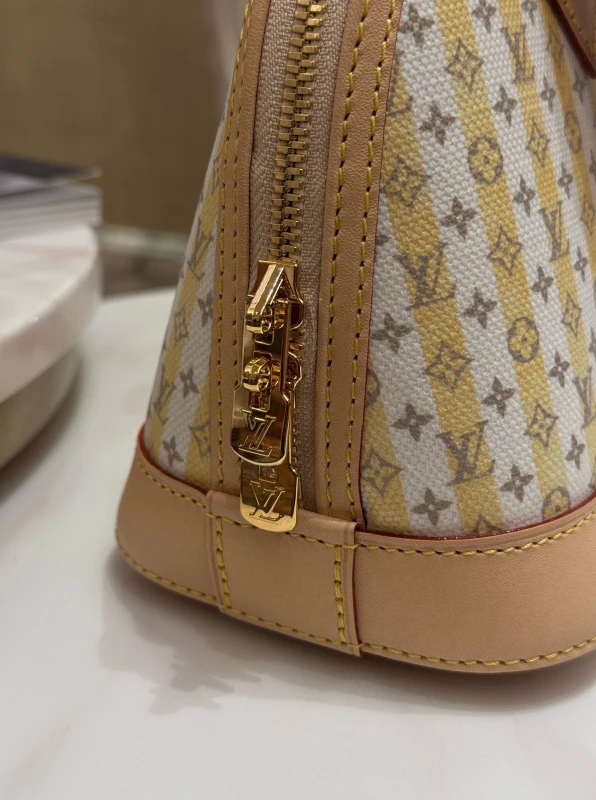Louis Vuitton Alma BB M28672 6
