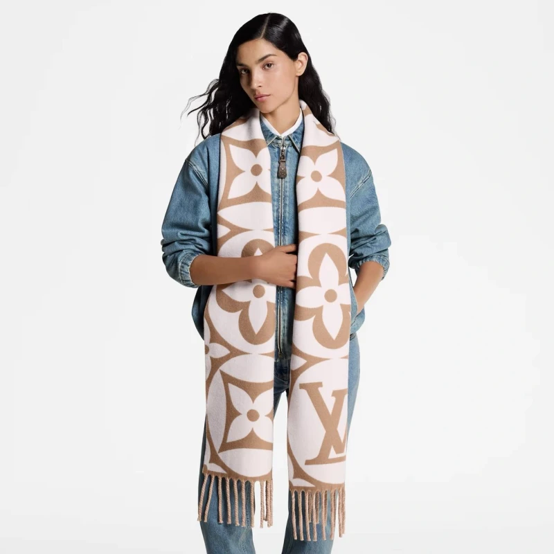 Louis Vuitton LV Medallion Scarf M79213 7