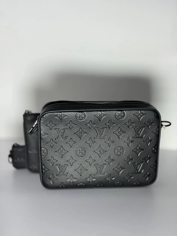 Louis Vuitton Trio Messenger M26713 7