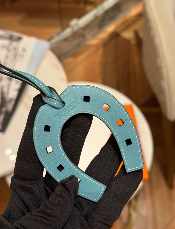 Hermès Swift Paddok Horseshoe Charm 3