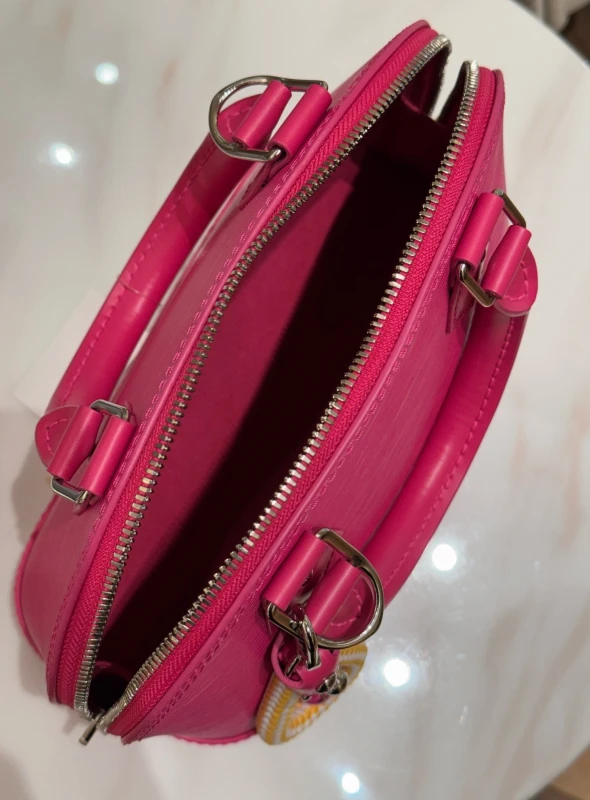 Louis Vuitton Alma BB M28902 7