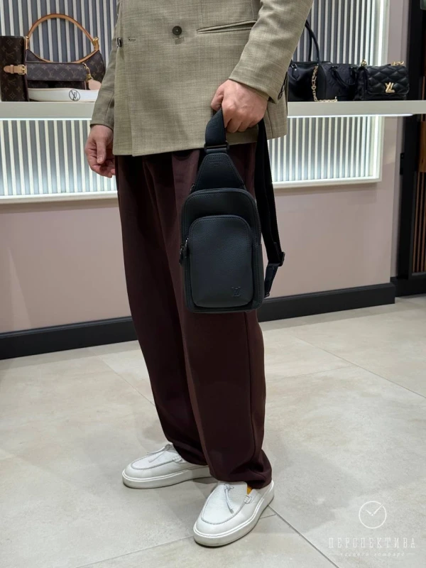 Louis Vuitton Avenue Slingbag PM M15255 4