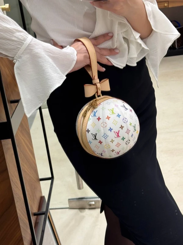 Louis Vuitton LV&TM Koro Koro Clutch M13710 M13710 2