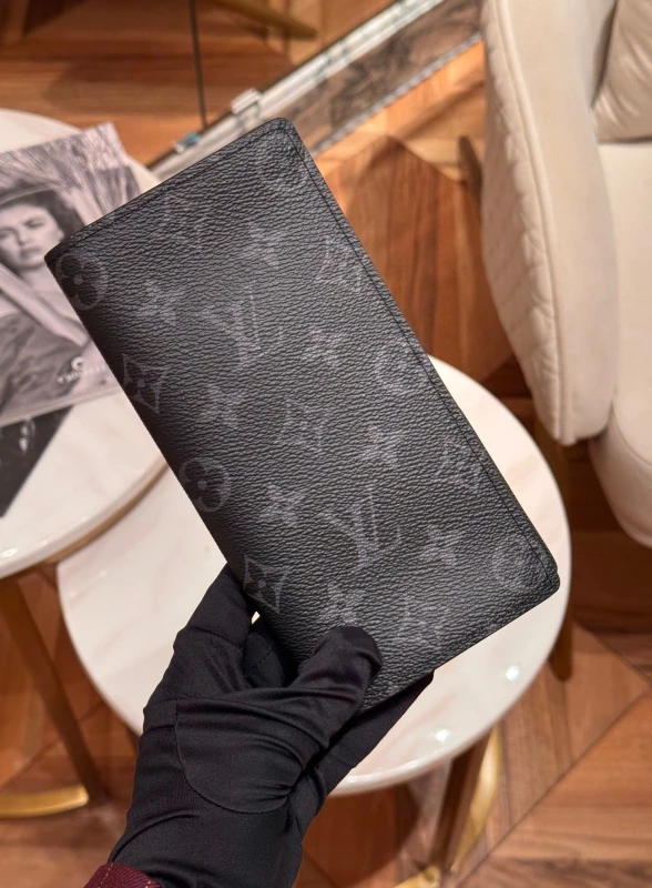 Louis Vuitton Brazza Wallet M61697 8